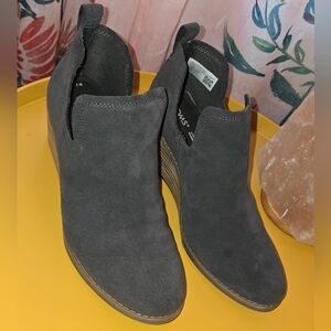 TOMS Women's Gray Suede Booties